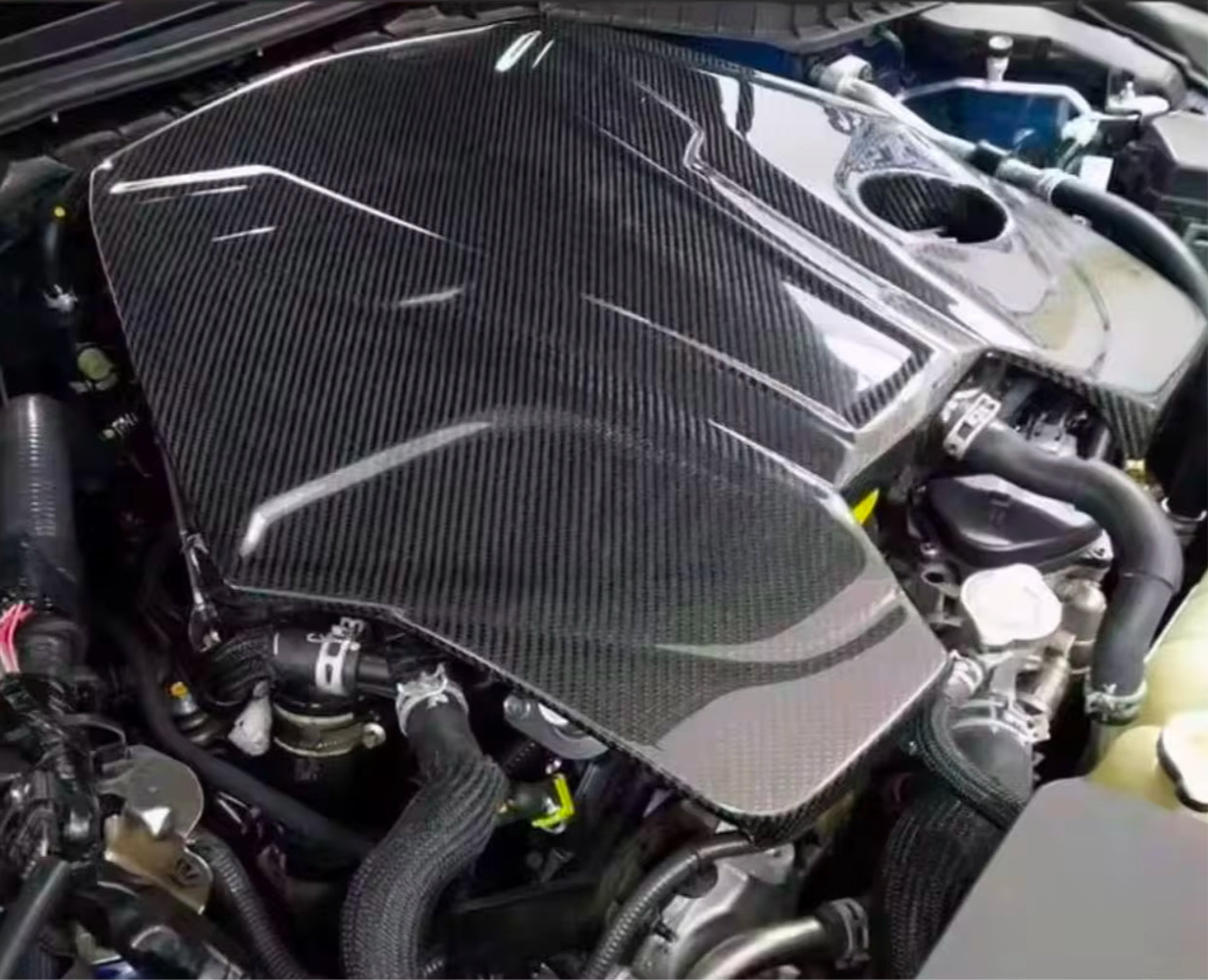 MyVQParts Full Carbon Fiber Engine Cover for Infiniti Q50/Q60 VR30 3.0TT
