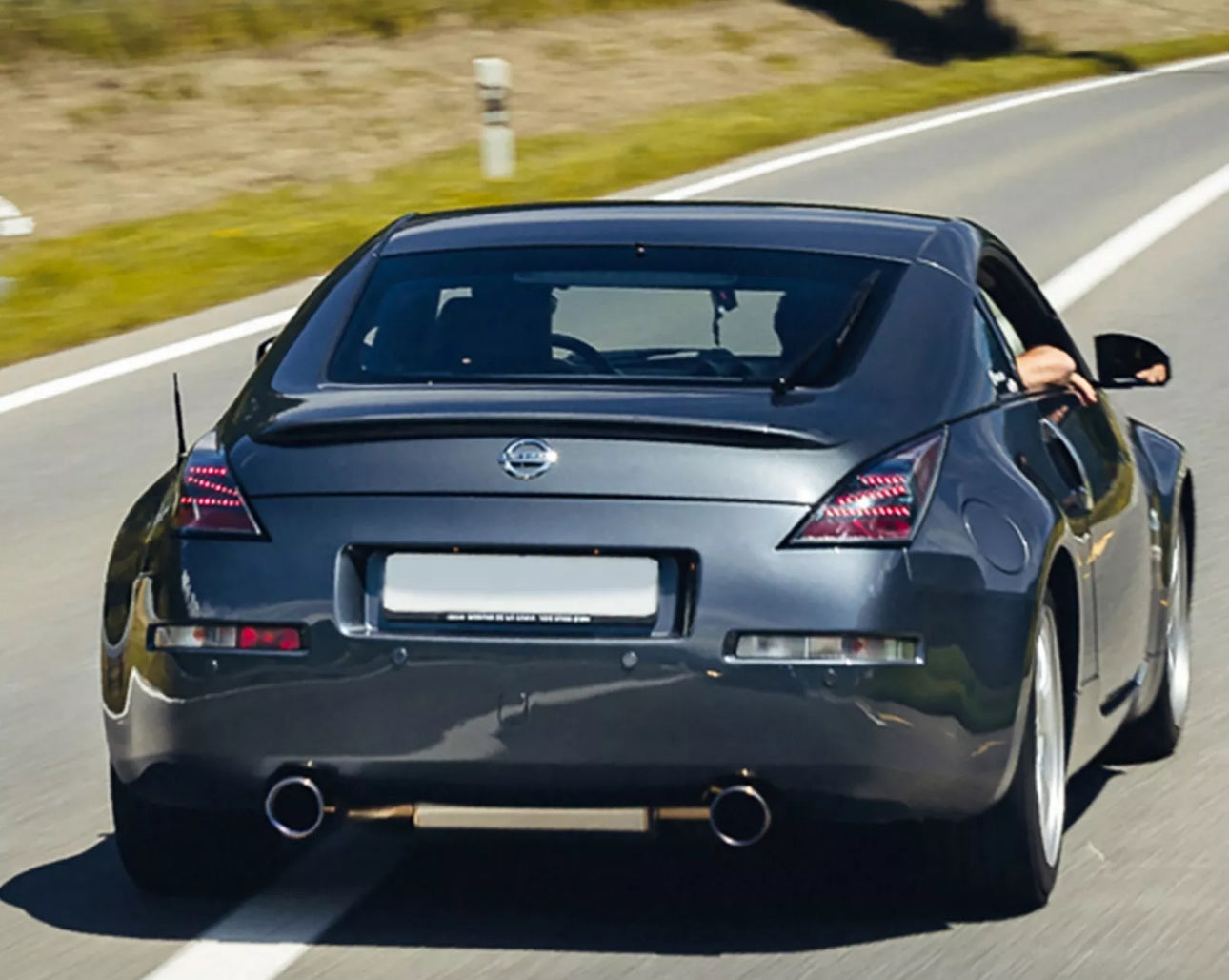 2003-2005 Nissan 350Z with Black Housing “Z Style” LED Tail Lights