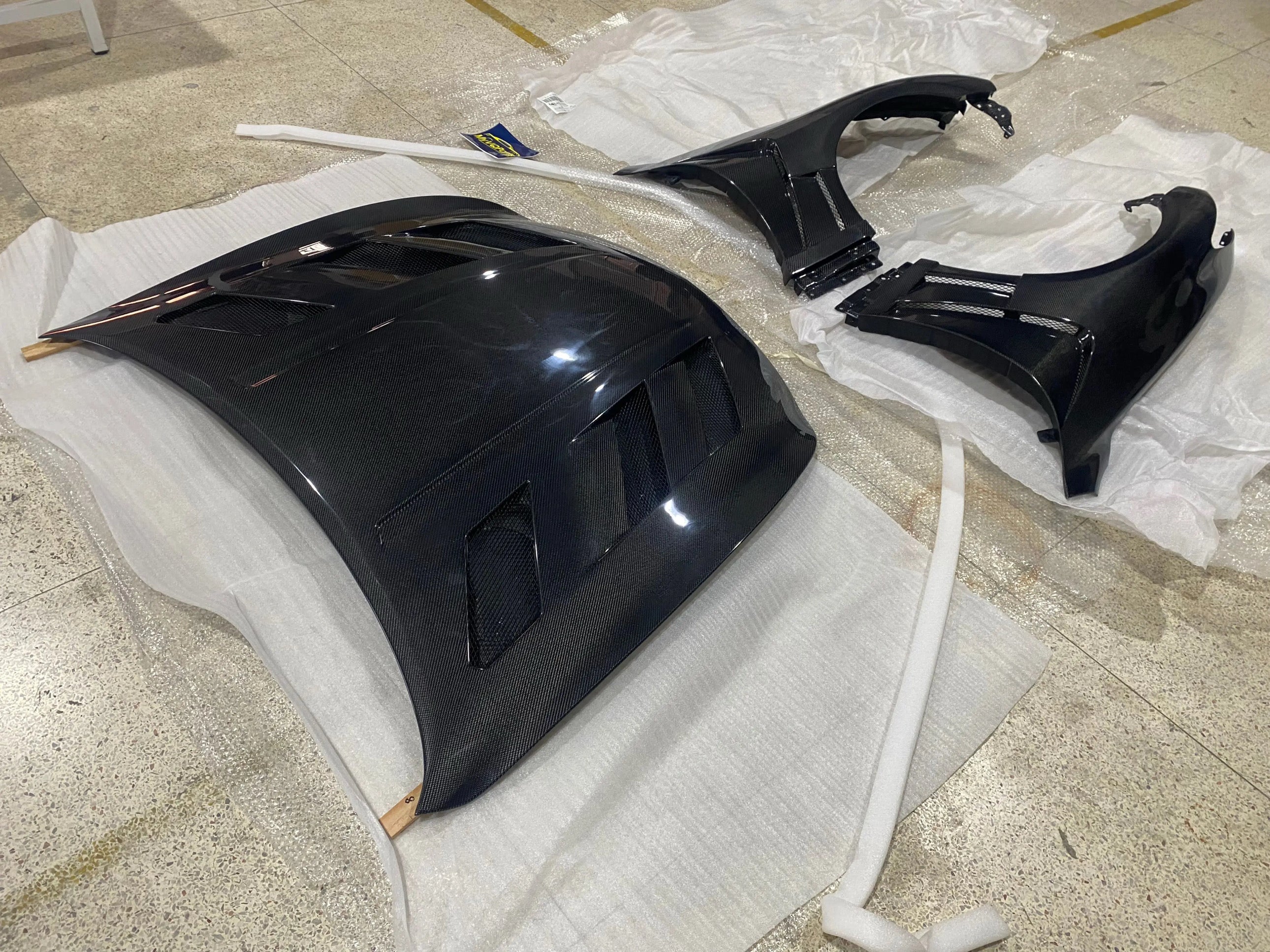 MyVQParts G37 Coupe V1 Combo Package – V1 Carbon Hood + V1 Carbon Fenders