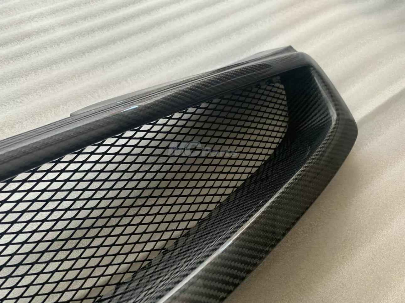 03-07 G35 Coupe Carbon fiber mesh grille